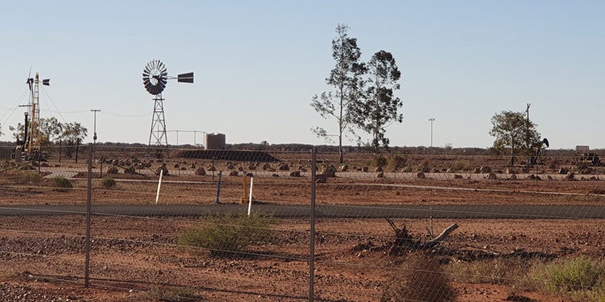 Outback wind pump -A quiet, peaceful day at Charleville, Queensland (photo: Tessa Li Chyin Lim)