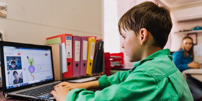 Outback Futures' team of occupational therapists, speech therapists, literacy and learning professionals, counsellors and psychologists provide regular and accessible support to people living on properties or in remote communities through the Stay with Me phone/video connect service.