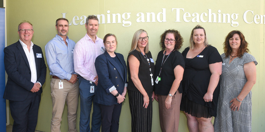 University of Melbourne and Northeast Health Wangaratta representatives held an insightful forum on ways of improving and maintaining the local rural health workforce. (L to R): Prof Bruce Thompson, Dr De Witt Oosthuizen, Dominic Sandilands, Prof Marie Gerdtz, Libby Fifis, Kim Bennetts, Rebecca–Kate Oates and Prof Lisa Bourke. [Image: Kruty Hickling, Wangaratta Chronicle] 