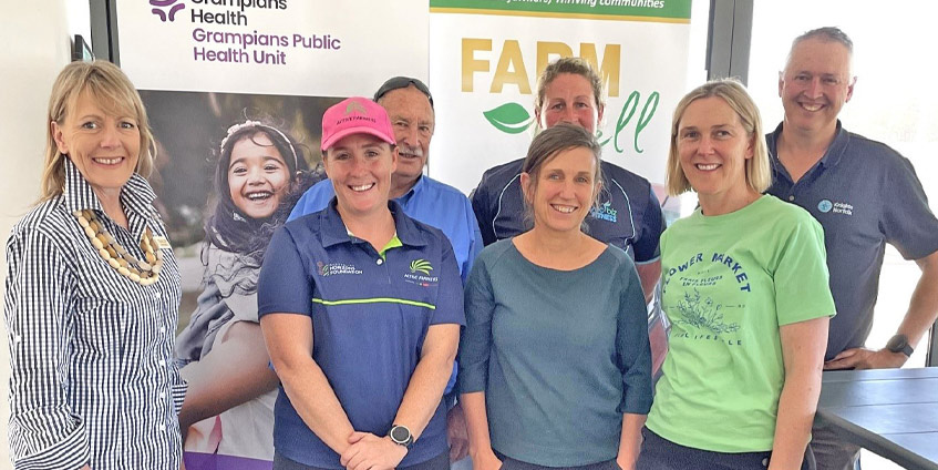 Local community representatives show support for Farmer Health. Photo credit: GPHU