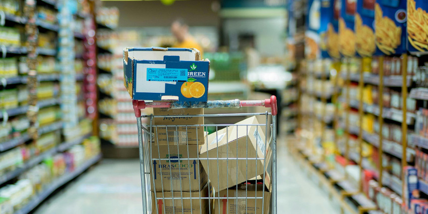 Supermarket troller in the middle of an isle