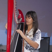 Natalia Mann led a music mediation for the Conference plenary.