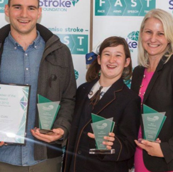 (L-R): Australian Physiotherapy Association CEO Cris Massis with Brendan Cutts, winner of the Stroke Foundation Fundraiser of the Year Award; Sophie and Amanda Clayton, joint winners of the Courage Award; and APA Neurological group Chair Melissa Birnbaum. 